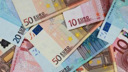 Symbolbild: Jens Wolf/dpa
Drei Gemeinden und der Landkreis erhalten in diesem Jahr Bedarfszuweisungen und Stabilisierungshilfen von insgesamt 750000 Euro.