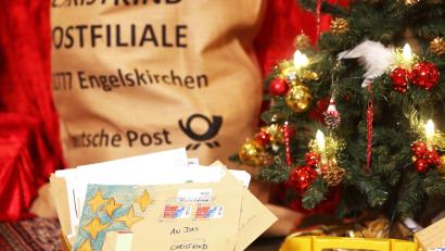 Bild: Oliver Berg/dpa
In der Christkindpostfiliale in Engelskirchen weihnachtet es schon sehr.