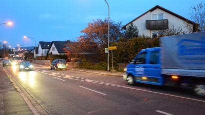 Bild: Kunz
Die Anwohner der Joseph-Haas-Straße beklagen das hohe Verkehrsaufkommen und fordern eine Geschwindigkeitsbegrenzung.