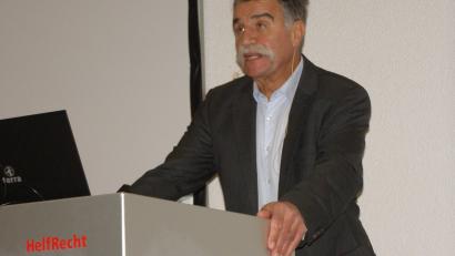 Bild: pz
"Spitzensport als Erfolgsmodell für die Wirtschaft" – so lautete der Vortrag, den der frühere Handball-Bundestrainer Heiner Brand am Donnerstag vor Selbstständigen und Führungskräften im Helfrecht-Unternehmerzentrum in Bad Alexandersbad hielt.