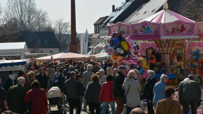 Archivbild: jr
Zwei Marktsonntage mit geöffneten Geschäften soll es 2022 in Mitterteich geben - am 24. April und am 25. September. Das Foto entstand beim Ostermarkt im Jahr 2018.