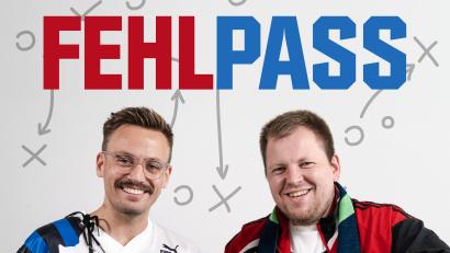 Bild: jut
Zwei Amateure reden über Amateurfußball: Im Podcast "Fehlpass" philosophieren Julian Trager (mit Schnauzer) und Matthias Schecklmann über alles, was auf und neben den Plätzen der Fußballvereine in der Nordoberpfalz geschieht.