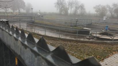 Bild: upl
Die Kläranlage in Schmidgaden wurde 2010 saniert. Jetzt geht es um die Frage, ob sie auch für das Abwasser aus Rottendorf ertüchtigt wird.