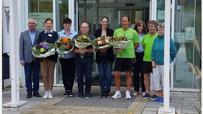 Bild: Kurmittelhaus Sibyllenbad/exb
Ehrungen gab es jetzt im Kurmittelhaus Sibyllenbad: von links Werkleiter Gerhard Geiger, Inge Stark, Angela Baumgartner, Jürgen Rath, Susanne Zitzmann, Bernd Schmid, Jutta Hoffmann, Horst Scholz und Claudia Summer.