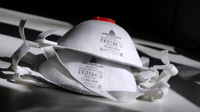 Symbolbild: Karl-Josef Hildenbrand/dpa
Halten FFP3-Masken Coronaviren ab?