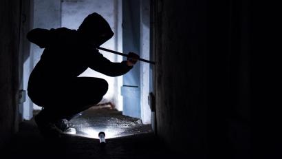 Symbolbild: Silas Stein/dpa
Ein Dieb war in der Nacht auf Montag, 15. November, in Bad Neualbenreuth unterwegs.