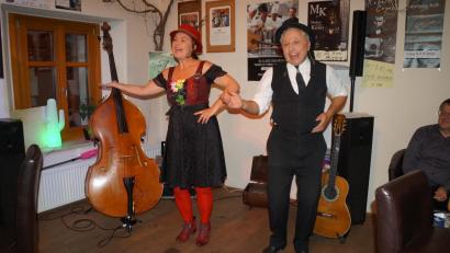 Bild: wel
Doro und Rainer Berauer verstanden es als "Isarschiffer", das Publikum in der Alten Seilerei mitzureißen.