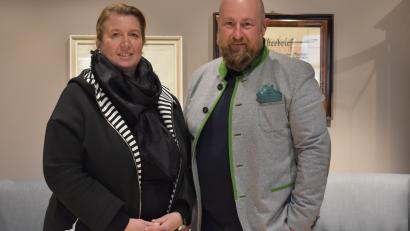 Bild: lue
Katrin und Holger Paschedag führen das Modehaus Zeitler in Mitterteich in dritter Generation.