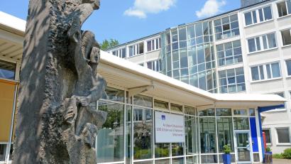 Archivbild: Gabi Schönberger
Die Mitglieder des IHK-Gremiums Nordoberpfalz beurteilen die Umstrukturierung der Weidener (im Bild) und Neustädter Berufsschule sowie der Wirtschaftsschulen in Weiden und Eschenbach positiv.