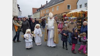 Archivbild: aub
Nikolausmarkt in der Nabburger Venedig: Ein Bild, das es auch heuer nicht geben wird.