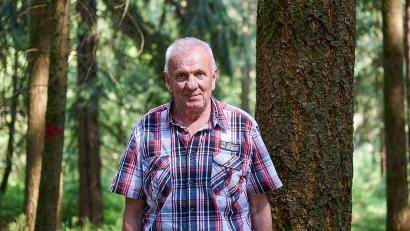 Bild: Lucas Heinz/exb
Preisträger Robert Maier hat in 40 Jahren einen zukunftsfähigen Wald geschaffen. Preisträger Robert Maier, der bis zum Eintritt in den Ruhestand als Gärtner tätig war, hat in 40 Jahren einen zukunftsfähigen Wald geschaffen. Seine Landwirtschaft hat der 70-Jährige mittlerweile verpachtet, damit er sich ganz dem Wald und auch seiner Gastwirtschaft widmen kann.