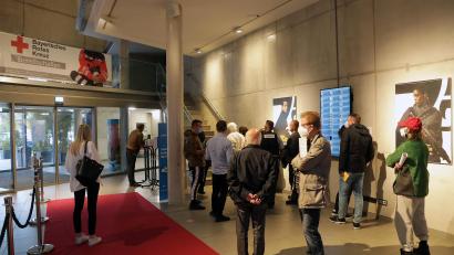 Bild: Wolfgang Steinbacher
Früher ging man ins Kino, um endlich die bisher "verbotenen" Filme zu schauen. Heute lassen sich hier Leute gegen Corona impfen.