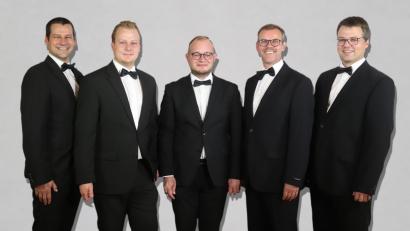 Bild: pi
Josef Miethaner (Mitte) freut sich schon auf die Auftritte mit Michael Haider, Johannes Haider, Joachim Scheibl und Thomas Haider (von links).