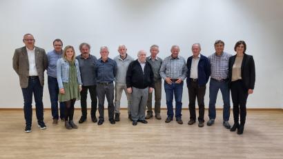 Bild: gth
Ehrungen für 50, 60 und 70 Jahre Vereinstreue (von links): Vorsitzender Jürgen Zweck, Schatzmeister Markus Gilch, Schriftführerin Laura Mois, Willibald Riß, Werner Mois, Robert Mois, Karl Biehler, Alfred Scharl, Hans Scharnagl, Karl Weigl, Reinhard Witetschek, 2. Vorsitzende Christina Püschl.