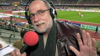Bild: Claus_Felix
Günther Koch in seinem geliebten Frankenstadion von Nürnberg. Der Kult-Reporterf feiert am Montag seinen 80. Geburttsag. Koch ist aber mehr als nur die Stimme Frankens.