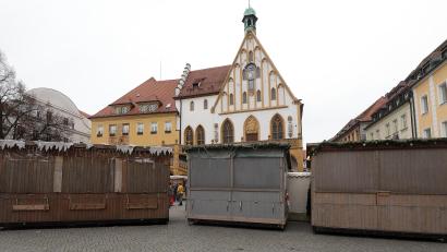 Bild: Wolfgang Steinbacher
Verrammelte Buden: Mehr Weihnachtsmarkt-Feeling werden die Amberger heuer wohl nicht bekommen. Für die Fieranten des geplanten Markts wird das zu einer existenziellen Bedrohung.