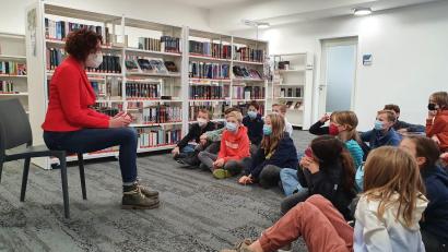 Bild: ero
Die Fünftklässler des Erasmus-Gymnasiums haben anlässlich des Vorlesetags die Stadtbibliothek besucht und dort einen spannenden Vormittag verbracht.