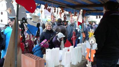 Archivbild: Stefan Puhane
Noch vor einigen Jahren war auf dem Pressather Weihnachtsmarkt viel los. Doch schon das zweite Mal muss das Treiben in den Gassen entfallen.