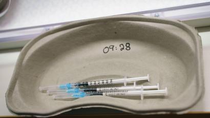 Symbolbild: Frank Rumpenhorst/dpa
Der Amberger Stadtrat appelliert an die Bürger: Lassen Sie sich impfen!