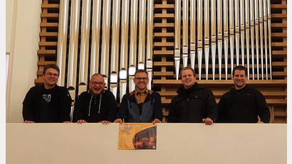 Bild: pi
Thomas Haider, Josef Miethaner, Joachim Scheibl, Johannes Haider und Michael Haider (von links) werden ein Konzert ohne Publikum aufnehmen und es auf dem "Bertomijo"-YouTube-Kanal präsentieren.