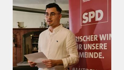 Bild: Stefan Winklmann/exb
Die Mitglieder des SPD-Ortsvereins Teunz bestätigten Johannes Kretschmer im Amt des Vorsitzenden.