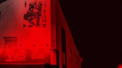 Bild: wskulmain/exb
„Dein WS strahlt am Montag rot“, schreiben die Kulmainer Betreiber auf ihrer Facebook-Seite. Damit beteiligt sich die Diskothek bei der Aktion „Night of Light 2020“, die auf die aktuell dramatische Lage der Veranstaltungsbranche hinweisen möchte.