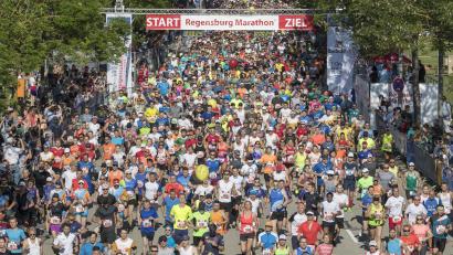 Bild: altrofoto.de
Nach zwei Jahren Zwangspause wollen die Teilnehmer am Regensburg Marathons 2022 wieder durchstarten.