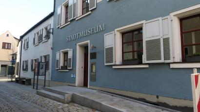 Bild: Hirsch
Der Eingang zum Heimatmuseum ist barrierefrei. Auch drinnen kommen Rollstuhlfahrer ohne fremde Hilfe voran.