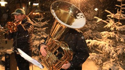 Archivbild: njn
Advents- und Weihnachtsmusik wird es heuer im Stadtpark nicht geben. Die Konzertreihe wurde abgesagt. Auf dem Bild der Posaunenchor Erbendorf.