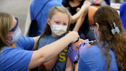 Bild: Paul Vernon/AP/dpa
Künftig sollen Kinder ab fünf Jahren gegen das Coronavirus geimpft werden können.