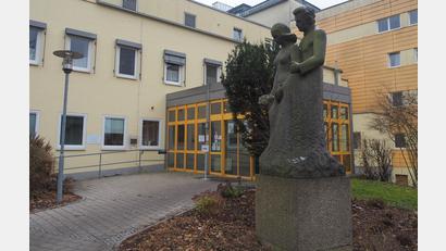 Bild: ws
Die Stadt will die Geburtshilfe am Krankenhaus Tirschenreuth auf jeden Fall erhalten. Deshalb wird man in den kommenden beiden Jahren von den Mehraufwendungen zehn Prozent (maximal 57600 Euro) übernehmen.