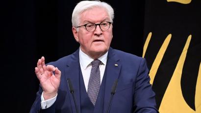 Bild: Britta Pedersen/dpa
Bundespräsident Frank-Walter Steinmeier bittet die Bürger: „Halten wir uns an die Regeln, reduzieren wir noch einmal unsere Kontakte“.