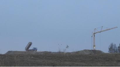 Bild: LBV
Dieses Foto hat der LBV mit seiner Pressemitteilung veröffentlicht. Es soll die Arbeiten an der Baustelle in Hütten belegen.