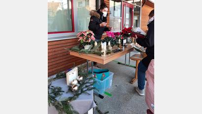 Bild: Michaela Hahn/exb
Der Elternbeirat des Schirmitzer Kindergartens hat einen Adventsbasar organisiert.