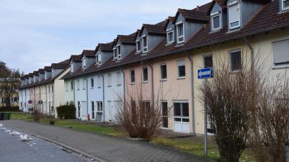 Bild: bö
Einen verlassenen, unbewohnten Eindruck macht die Wohnsiedlung Am Schlegelgraben. In Schmidmühlen wird schon länger gemunkelt, dass die US-Armee die Anlage aufgibt. Derzeit sind nur zwei der insgesamt 27 Wohneinheiten belegt.