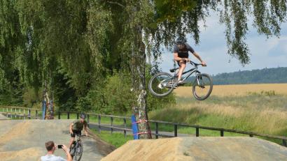 Bild: dob
Die Neugestaltung des Dirtparks in Vohenstrauß, der bei den jungen Mountainbikern sehr beliebt ist, war eine umfangreiche Maßnahme der Jugendbeauftragten.