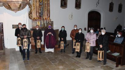 Bild: nis
Im Advent werden in der Pfarrkirche St. Vitus acht Marienstatuen zur Herbergssuche ausgesendet.