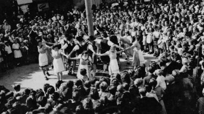 Archivbild: Klaus Altenbuchner
Drei Jahre nach dem Zweiten Weltkrieg gab es 1948 die erste Kirwa in Schmidmühlen - die Hungerjahre waren vorbei, die Lebensfreude kam zurück.