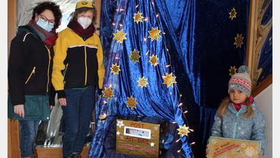 Bild: fks
Kinder und Eltern warfen über 100 Wunschzettel in den Postkasten des Christkinds im Kindergarten St. Elisabeth.