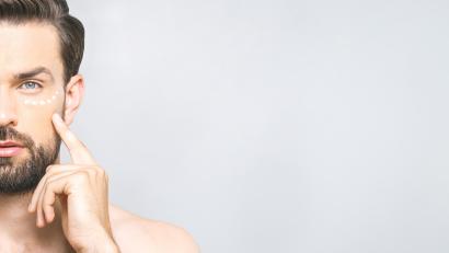 Bild: Adobe.Stock
Männerhaut ist dicker als die der Frau und produziert mehr Talg. Daher braucht sie besondere Pflege.