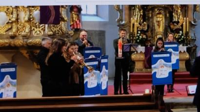 Bild: le
Eine Viertelstunde Adventsmusik spielte der Posaunenchor Floss für den Youtube-Kanal des evangelischen Dekanats Weiden ein.