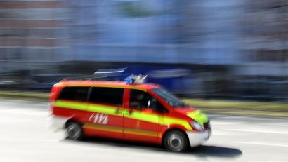 Symbolbild: Stephan Jansen/dpa
Weil ein Küchenherd in Flammen stand, musste die Hahnbacher Feuerwehr zum Löscheinsatz anrücken.