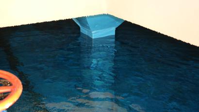 Bild: bsc
Auch das kostbare Nass wird in Friedenfels teurer. Für einen Kubikmeter Trinkwasser müssen die Bürger künftig 62 Cent mehr bezahlen. Das Bild zeigt ein Sammelbecken im Wasser-Hochbehälter.