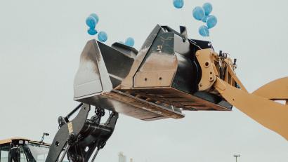 Archivbild: Dominik Lenz/exb
Ein Benefizbaggern mit vielen Besuchern auf dem Betriebsgelände von OBM Baumaschinen ist in diesem Jahr nicht möglich. Die Spendenaktion findet aber digital statt.