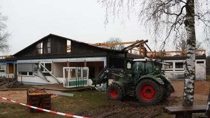 Bild: bjp
Die 50. Wiederkehr des Eröffnungstages erlebte der 1972 eingeweihte alte Trabitzer Kindergarten nicht mehr. Aus dem Inventarverkauf erlöste man immerhin ein erkleckliches Sümmchen für den Turnraum der neuen "Storchennest"-Kita.