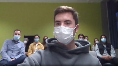 Screenshot: Kunz
Schüler des Kepler-Gymnasium präsentieren per Videoschalte das Ergebnis ihres P-Seminars.