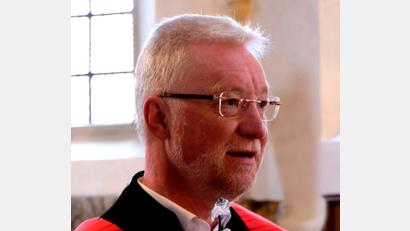 Bild: le
Der Flosser Pfarrer Wilfried Römischer wird erstmals seit Bestehen der beiden Kirchengemeinden von Floß und Flossenbürg auch die bisherige Pfarrstelle in Flossenbürg übernehmen.