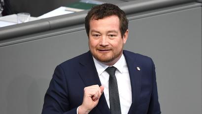 Archivbild: Britta Pedersen
Der Weidener Bundestagsabgeordnete Uli Grötsch (SPD) spricht im Bundestag.