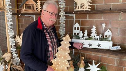 Bild: Lobinger/exb
Mit seinem handwerklichen Hobby erwirtschaftete Max Lobinger in diesem Jahr 5000 Euro an Spenden.