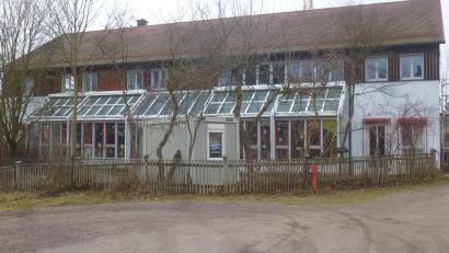 Bild: mad
Auf dem Kindergartengebäude in Schwarzhofen soll eine Photovoltaikanlage installiert werden. Die Ausgaben dafür werden für kommendes Jahr eingeplant.